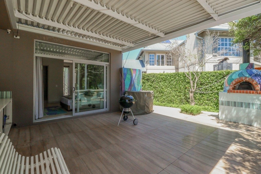 6 Bedroom Property for Sale in The Islands Estates North West